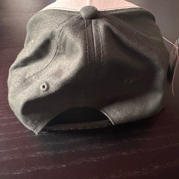 Nwt hat - Picture 2 of 3